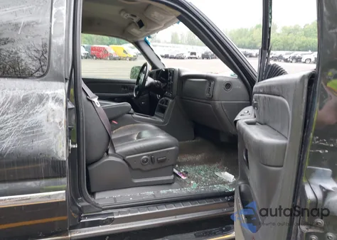 2004 GMC Sierra 2500Hd Slt из США, поврежденный, VIN 1GTHK29U14E229035